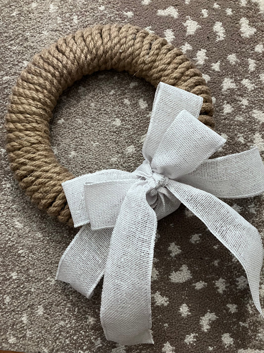 12" Rope Wrapped Clamshell Wreath